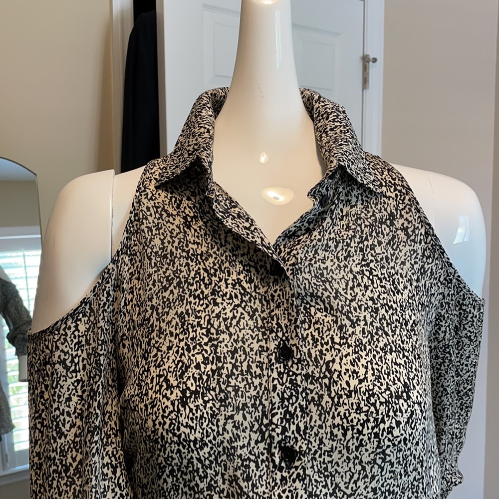 PARKER Silk Button Down Collared Blouse Shirt Cold Shoulder Asymmetrical Top XS - Picture 5 of 10